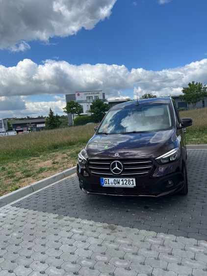 Erneuerung des Fuhrparks um einen Opel Insignia.  Das Fahrzeug verfügt über eine Vollausstattung mit allen zur Zeit verfügbaren Austattungsoptionen sowie allen erhältlichen Fahrersicherheitsassistentsystemen und den neusten Umweltstandards.